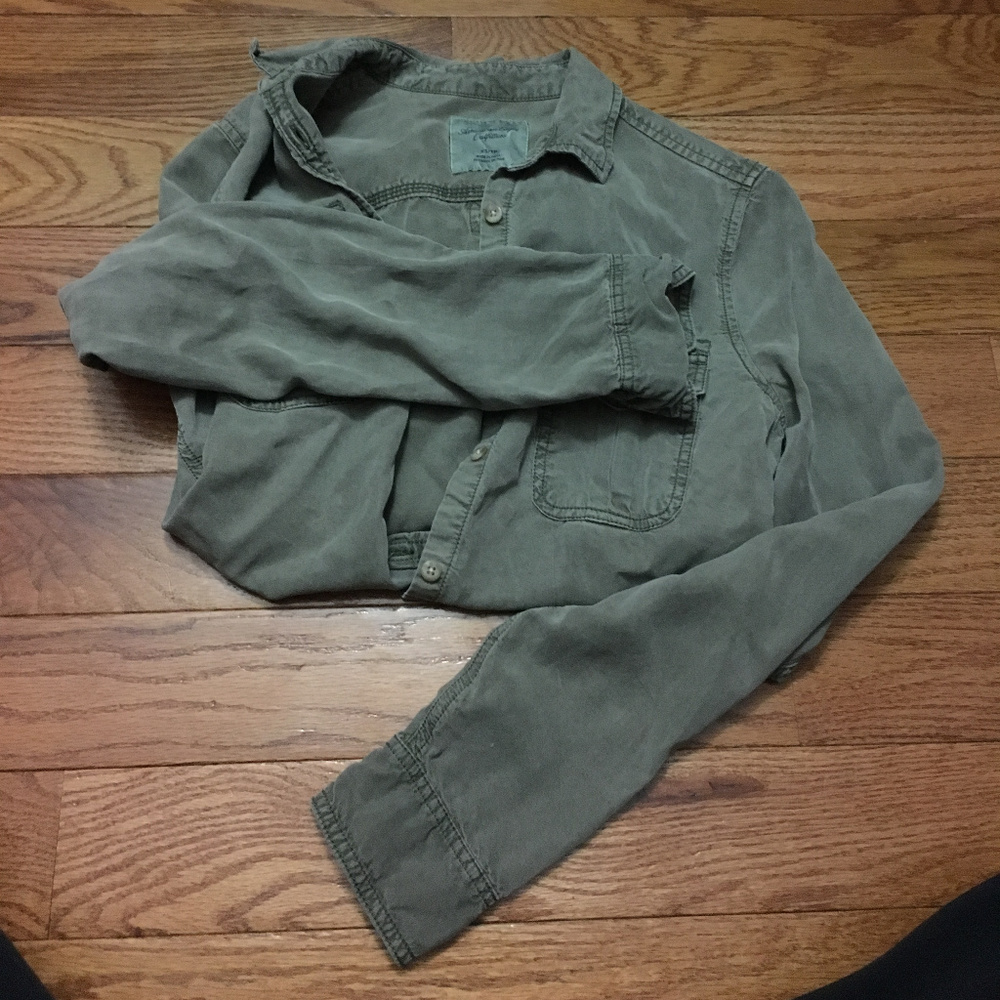 American Eagle Button Down Shirt